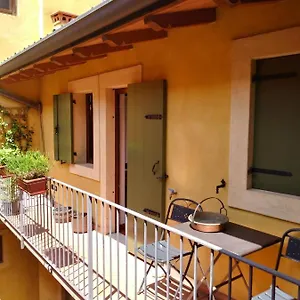 Gecko's Balcony , Verona Italia